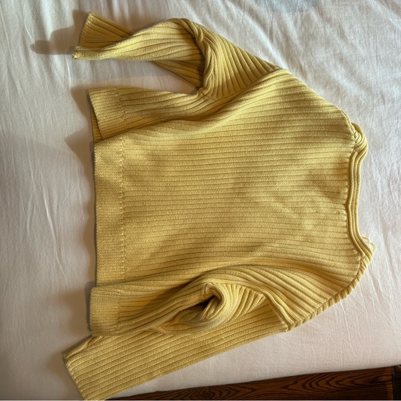 Yellow Abercrombie vneck sweater - Picture 7 of 8